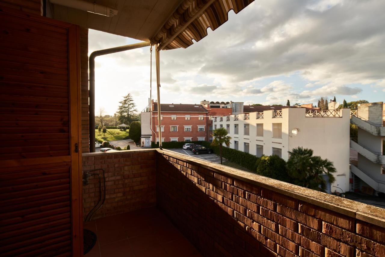 Little Brick House On Siena Hills With Balconies Leilighet Eksteriør bilde